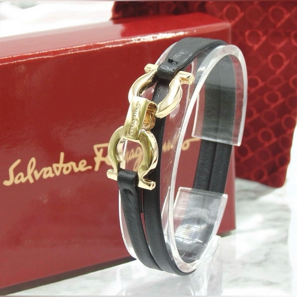 Salvatore Ferragamo Gancini Leather Wrap Bracelet 🖤 - Picture 1 of 6